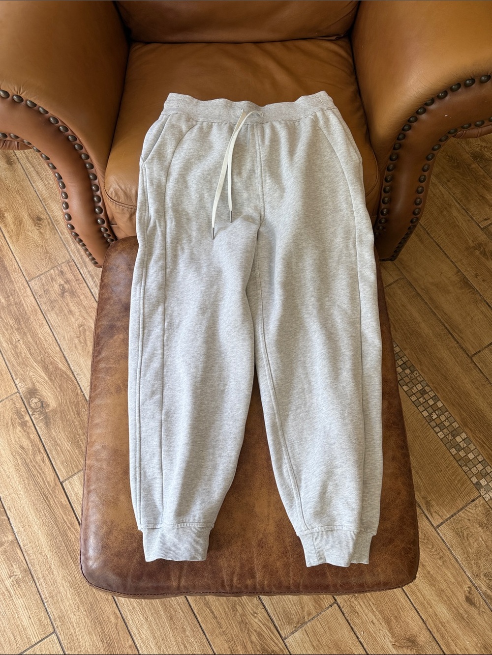 Lululemon Scuba High-Rise Relaxed Jogger Sz 6 Heathered Core Ultra Light Grey - Picture 2 of 8